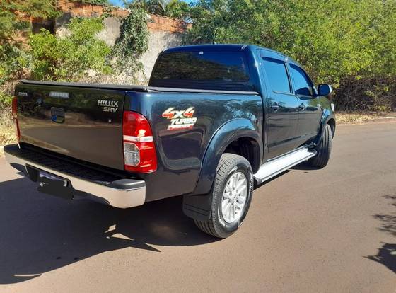 TOYOTA HILUX 3.0 SRV 4X4 CD 16V TURBO INTERCOOLER DIESEL 4P AUTOMÁTICO TOYOTA HILUX 3.0 SRV 4X4 CD 16V TURBO INTERCOOLER DIESEL 4P AUTOMÁTICO